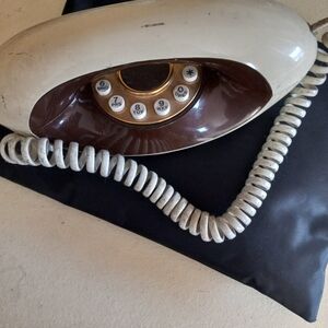 Vintage , Very Cool "GENIE" Push Button Phone.